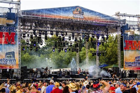 Country jam eau claire - Oct 18, 2022 · Published: Oct. 18, 2022 at 7:34 AM PDT. EAU CLAIRE, Wis. (WEAU) - The lineup for Country Jam 2023 is announced. Country Jam, which will be held at its new location north of Eau Claire for the ... 